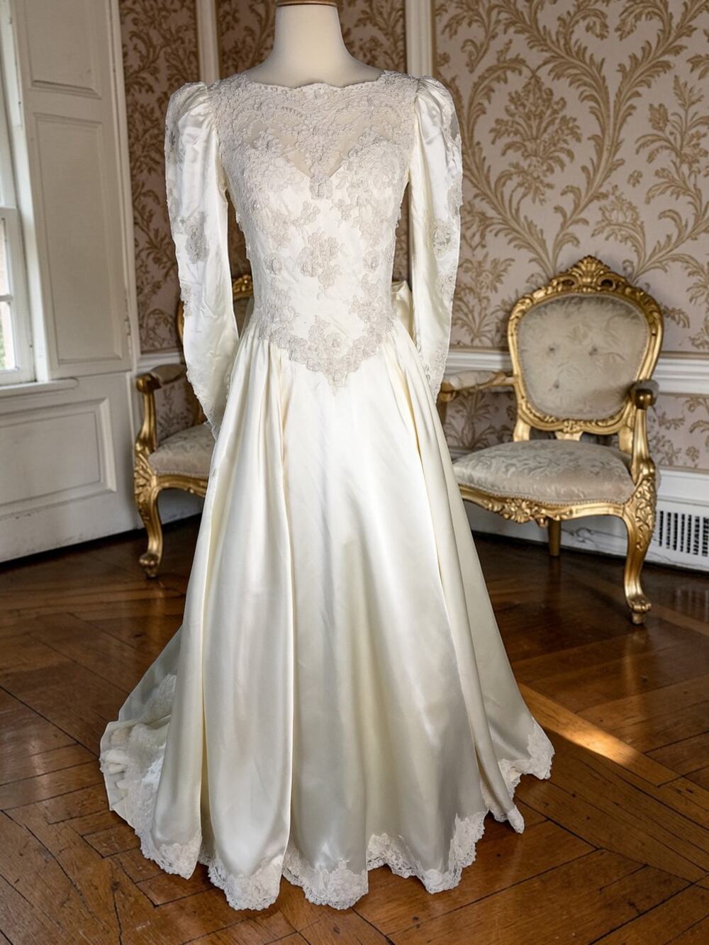 Vintage Ivory Wedding Gown Satin and Lace